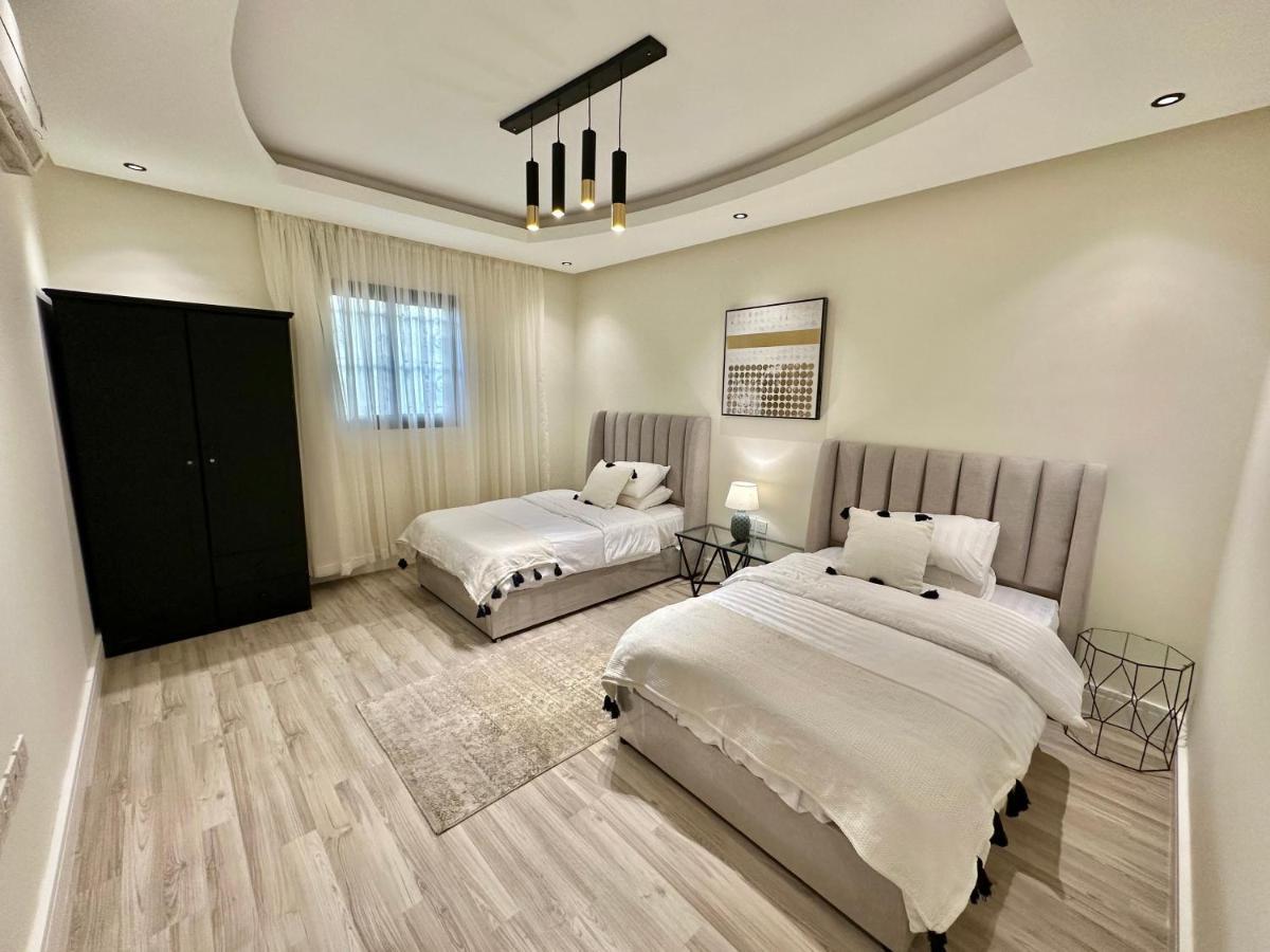 Modern Luxury-2br-1 Apartment *